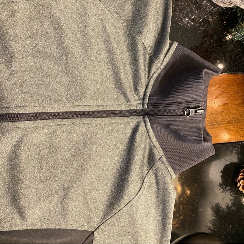 Size Small Gray North Face Jacket - image 3